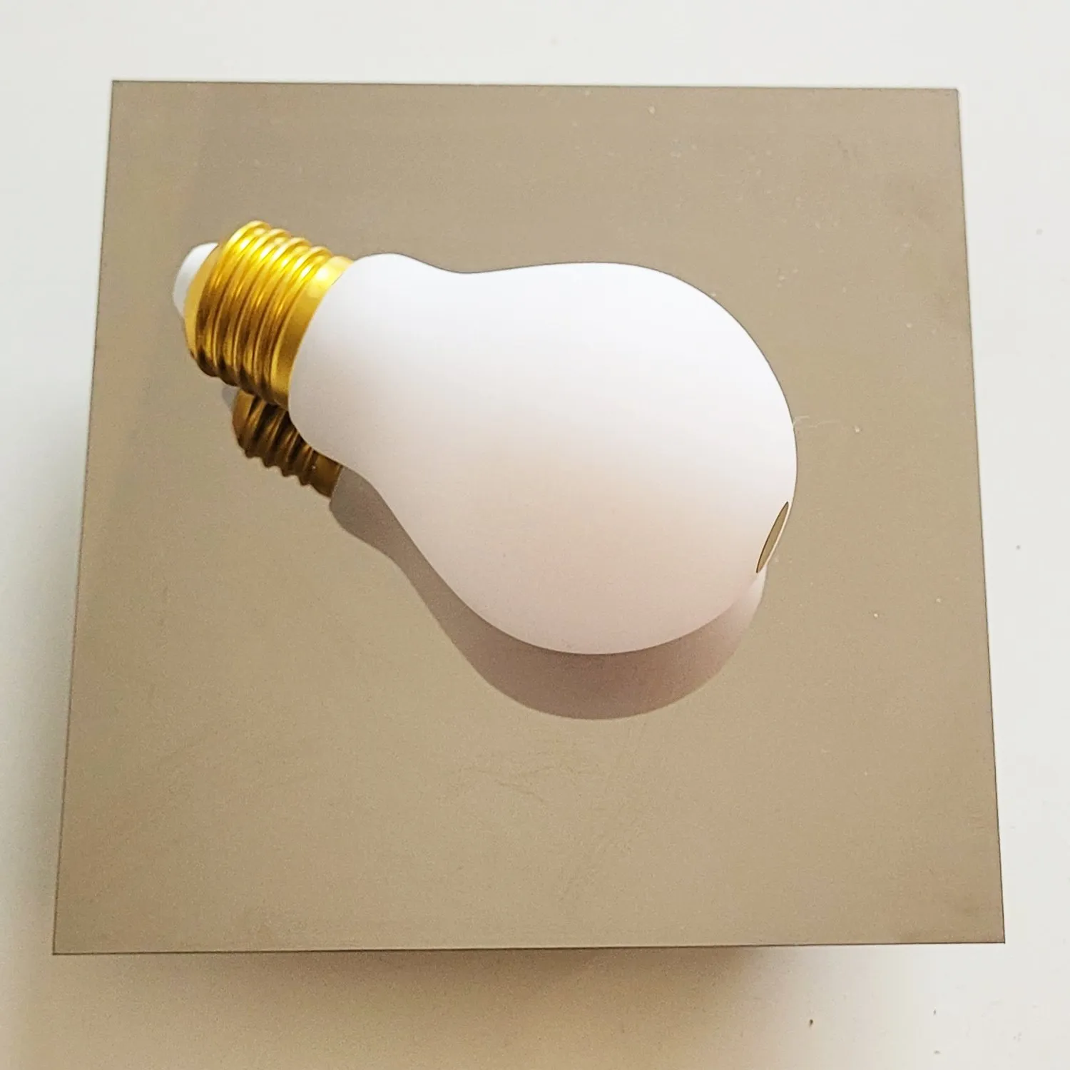 Lampa ścienna BULB złota 15 cm - obrazek 2