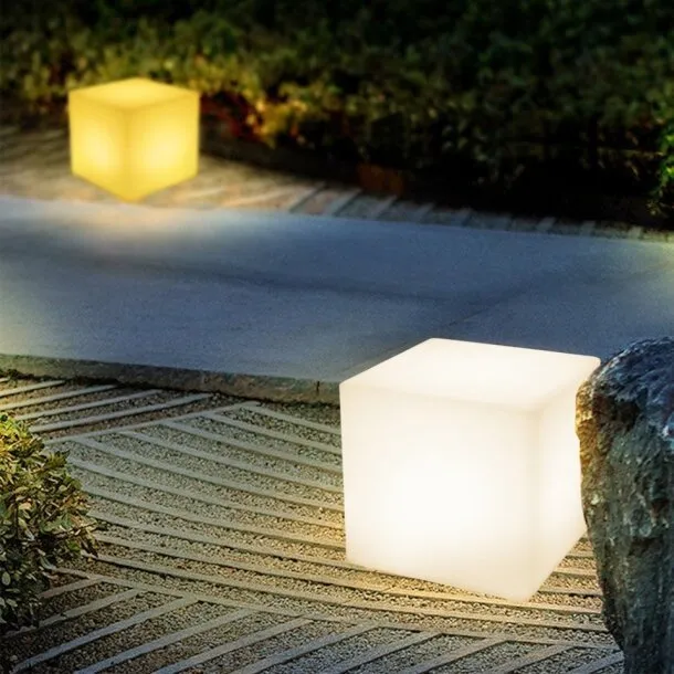 Lampa ogrodowa kostka CUBIC LED M RGBW 16 kolorów 35 cm - obrazek 2