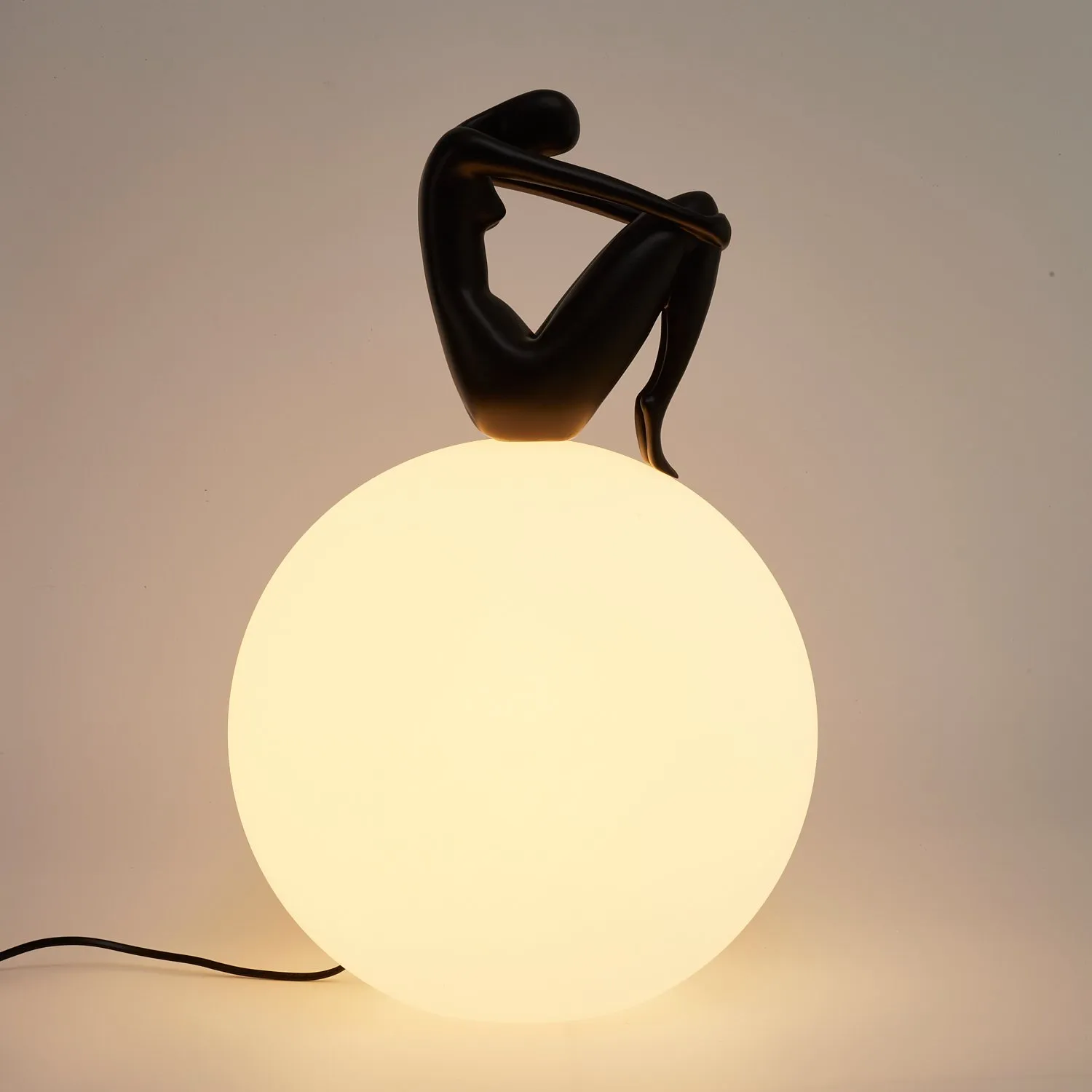Lampa stołowa WOMAN-2 ,47 cm - czarna figura, biały klosz - obrazek 6