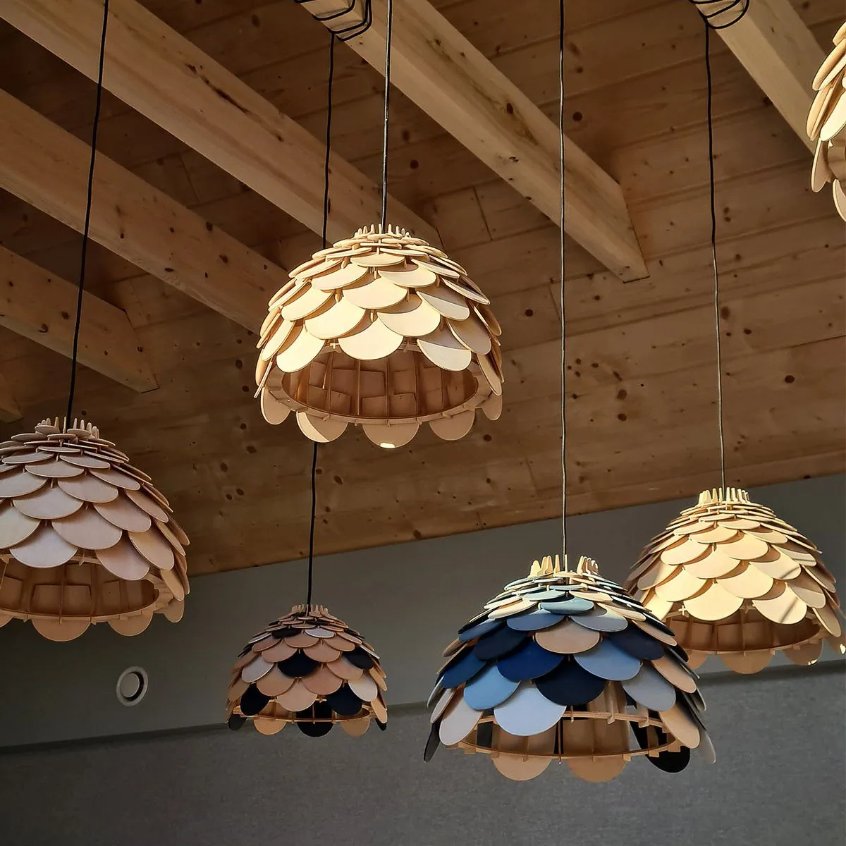 Lampa wiszaca Burgo mała drewniana 1xE27 - obrazek 3
