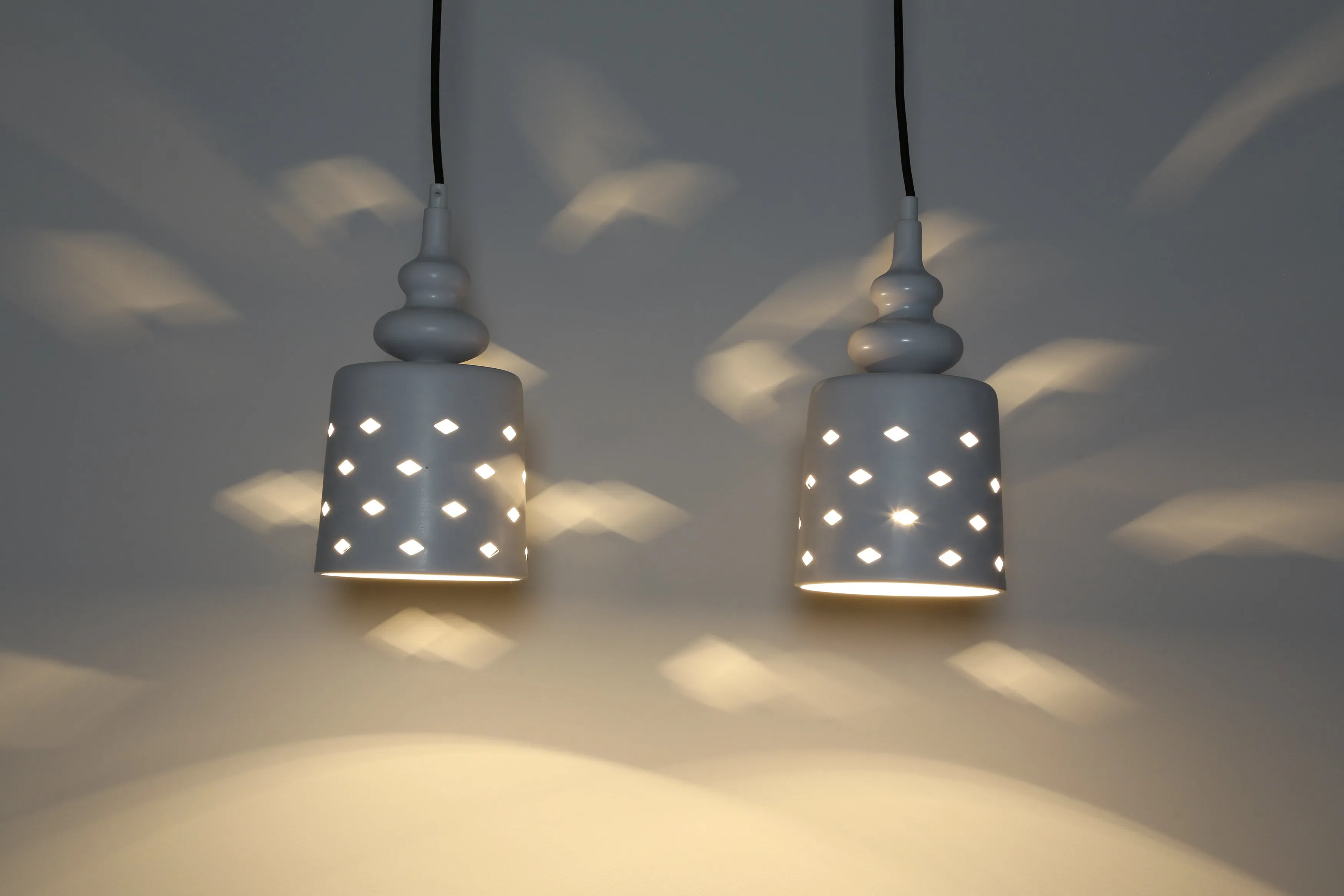 HAMP LAMPA WISZĄCA 2X60W E27 BIAŁY - obrazek 2