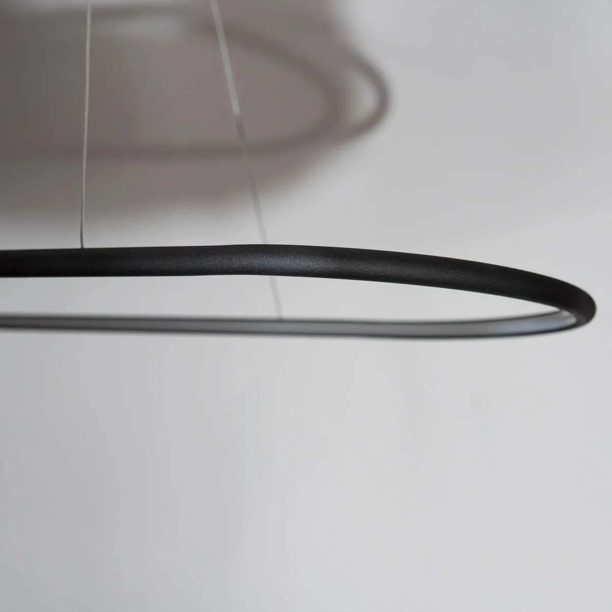 Lampa wisząca Ledowe Okręgi Oval No.1 120cm 3k czarna - obrazek 7
