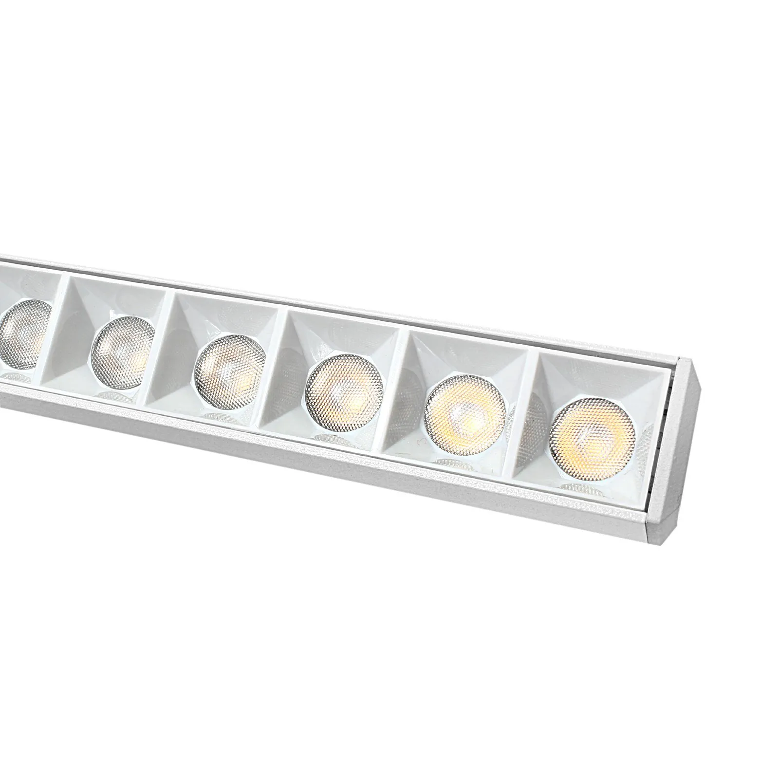 Lampa magnetyczna z diodami 12W 3000K DDCX-GS12-220 Biała - obrazek 4