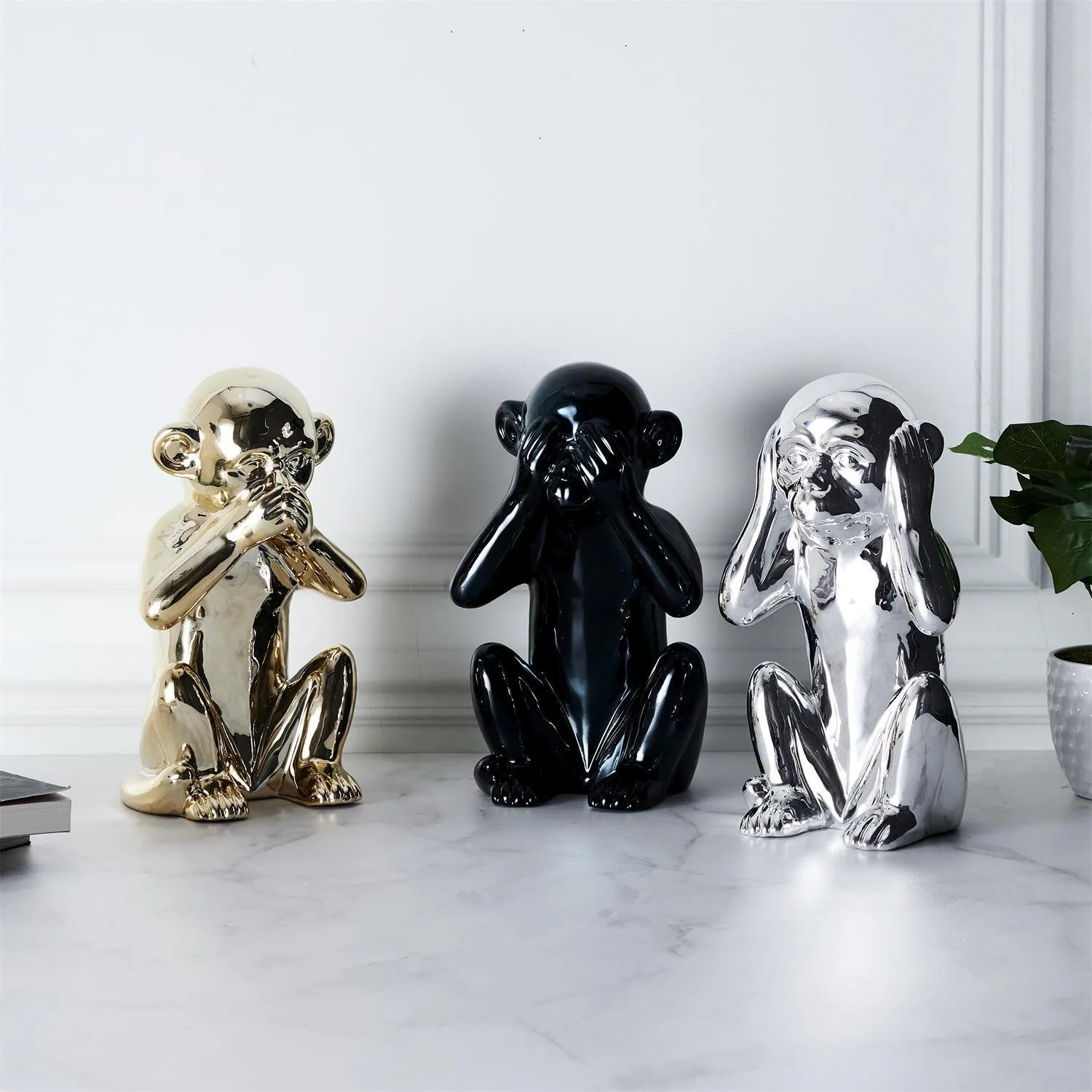Figurka Monkey złota L - obrazek 5