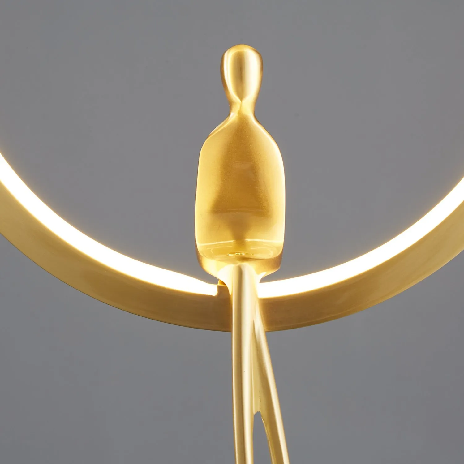 Lampa wisząca AMICI 27 cm - LED, mosiądz, złoty ring z dekoracyjną figurką - obrazek 10