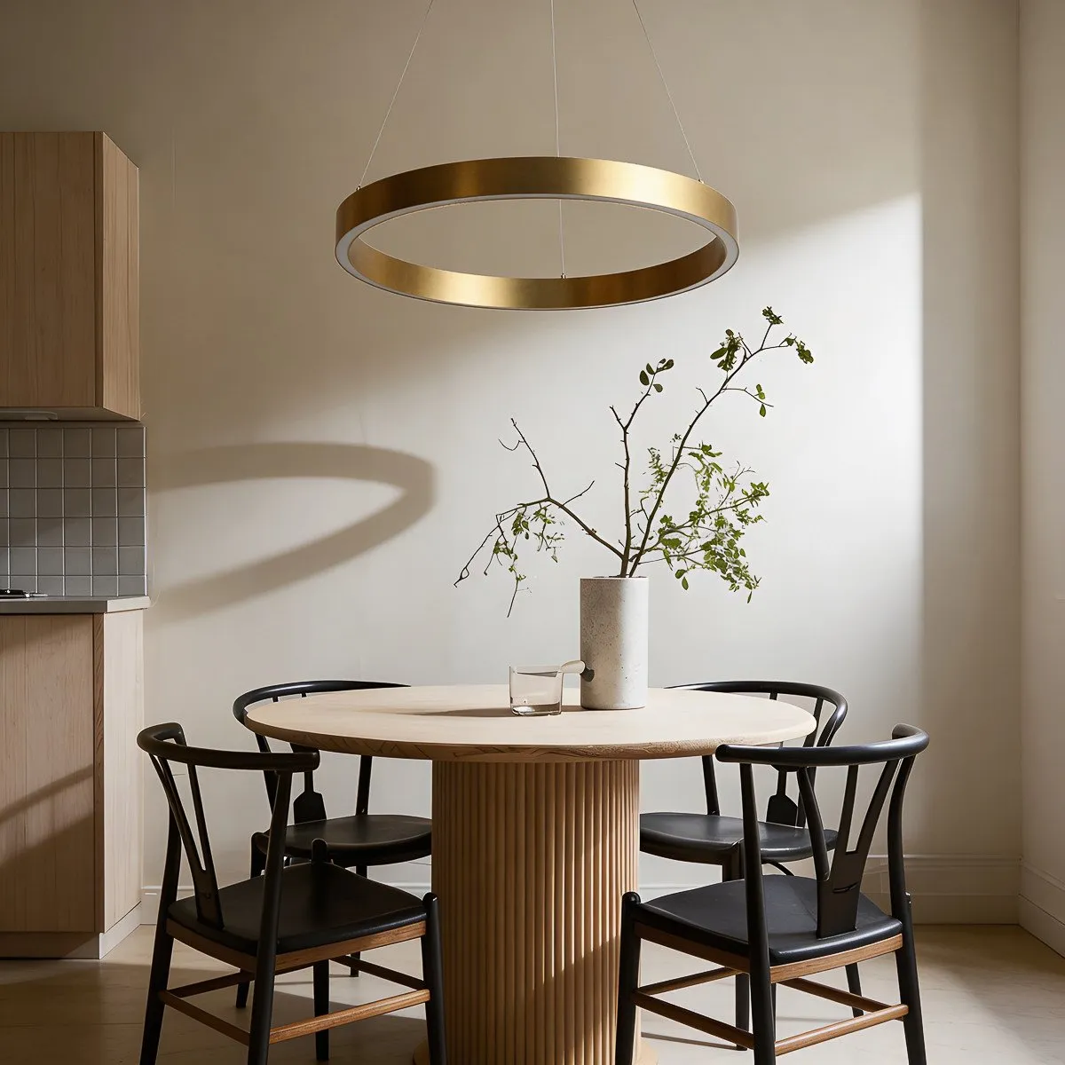 Lampa wisząca Midway Triangle złota mała LED 3000K - obrazek 2