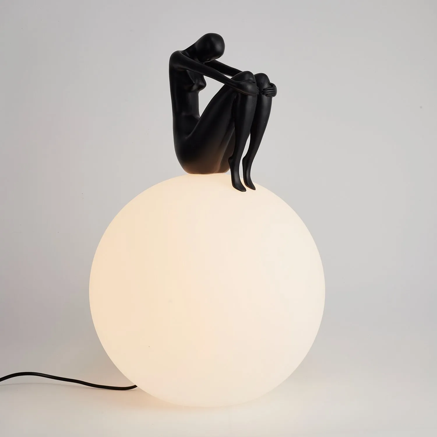 Lampa stołowa WOMAN-2 ,47 cm - czarna figura, biały klosz - obrazek 5