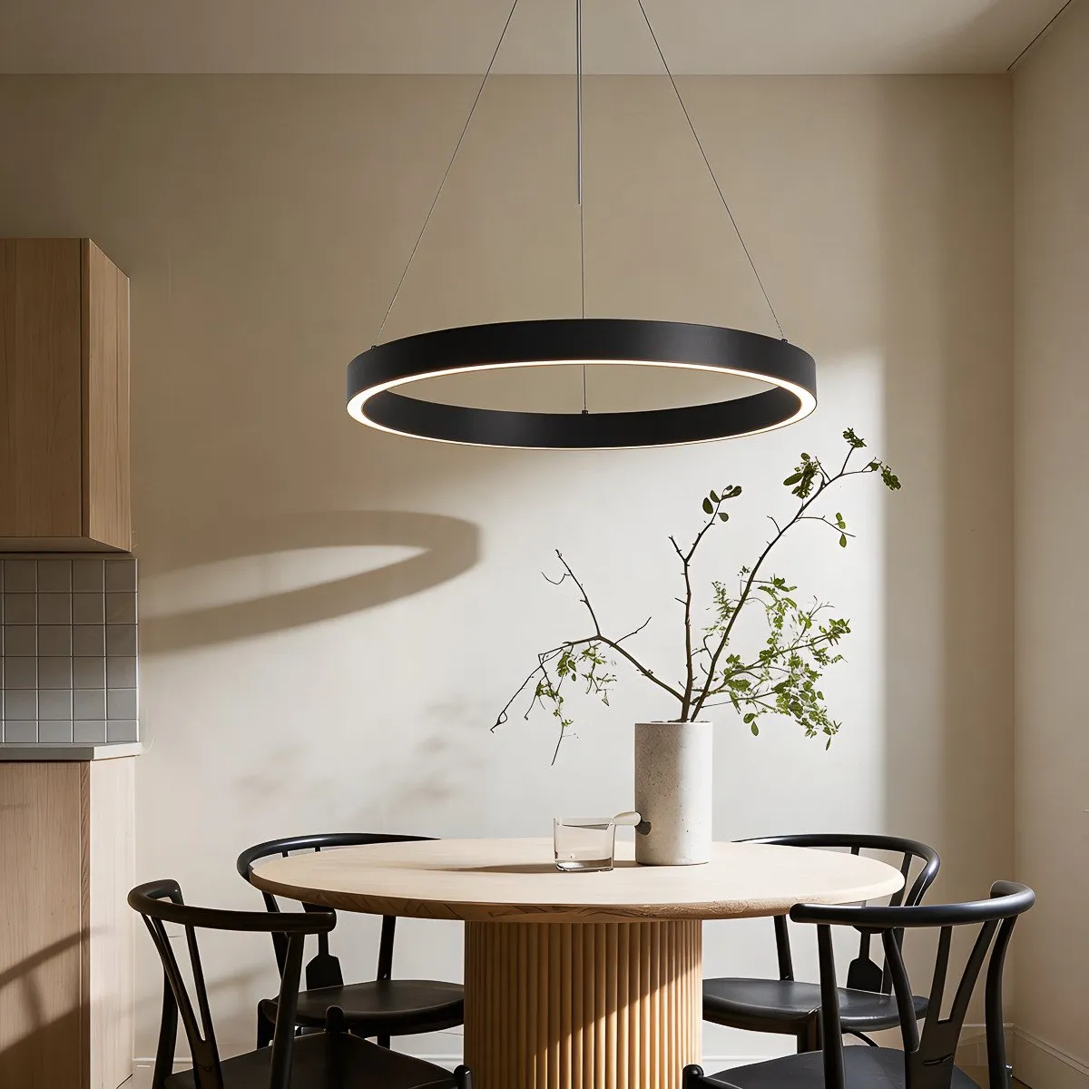 Lampa wisząca Midway Triangle czarna mała LED 3000K - obrazek 2